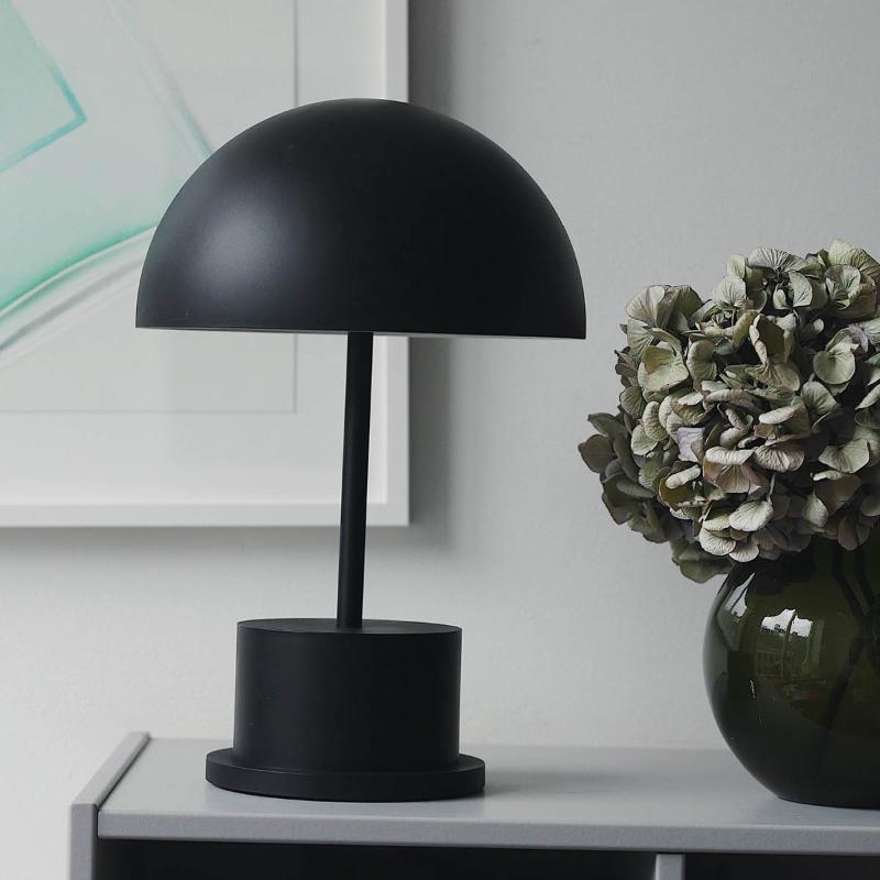 Riviera lampe svart