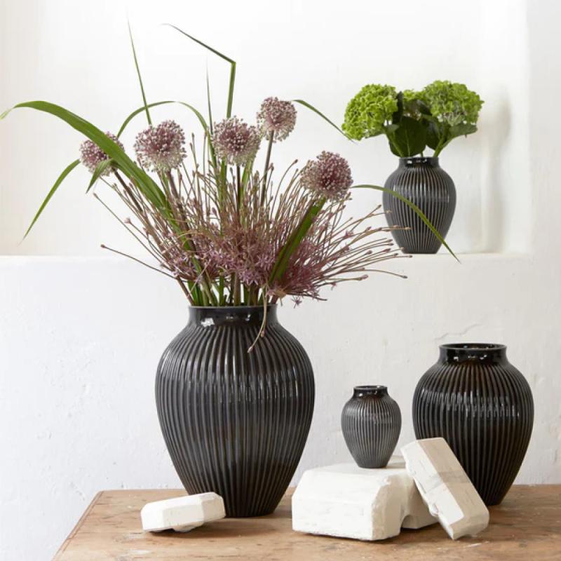 Ripple vase 27 cm svart