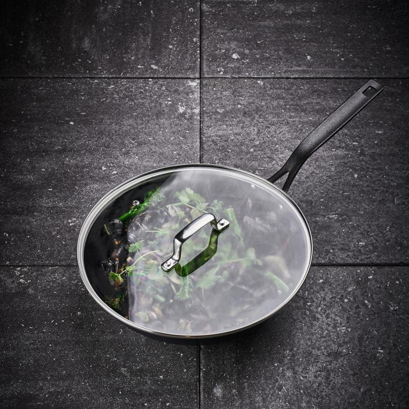 Blue Carbon wok 30,5 cm svart