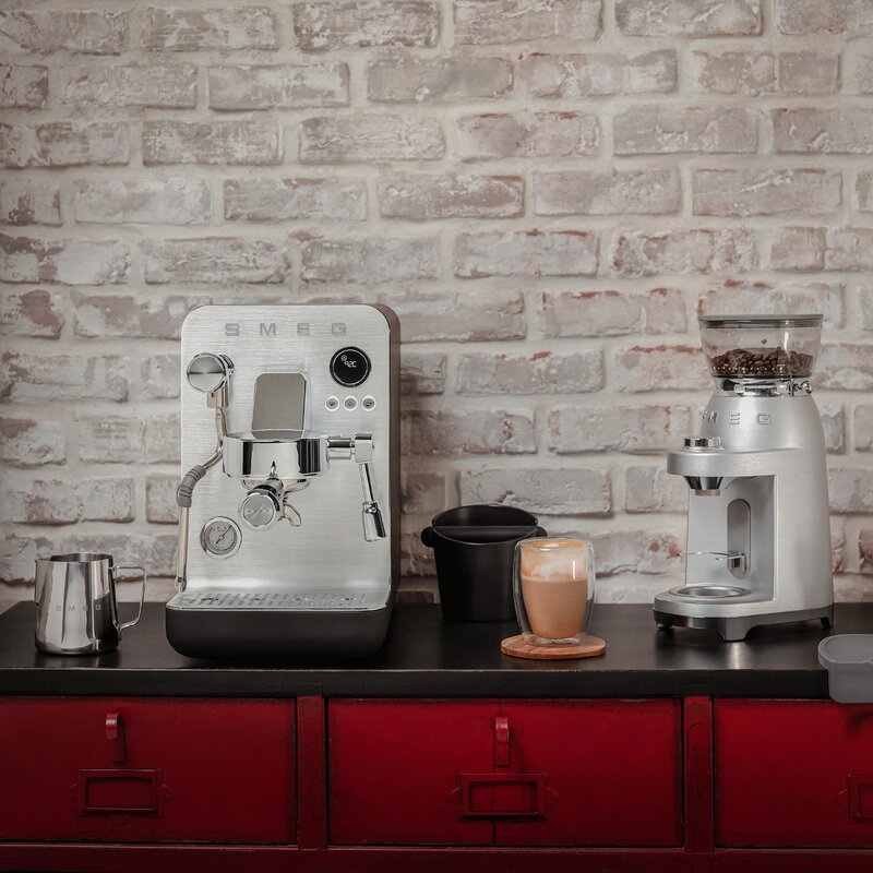 Minipro espressomaskin EMC02 1,7L svart