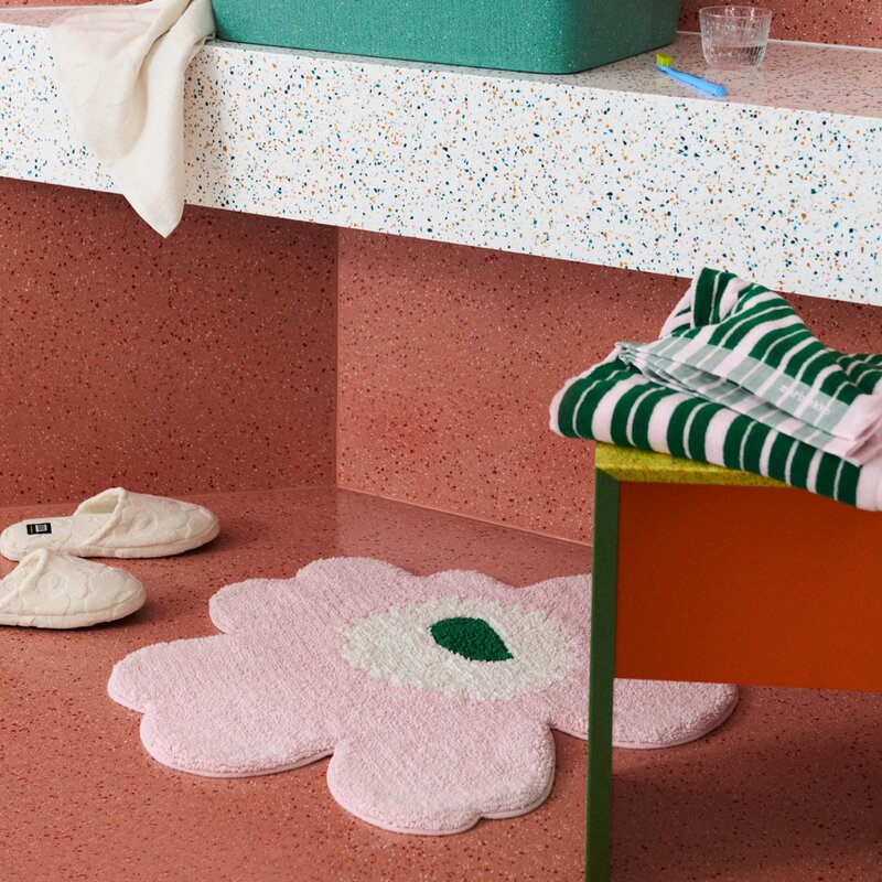 Unikko badematte 73 cm blomsterform rosa/hvit/grønn