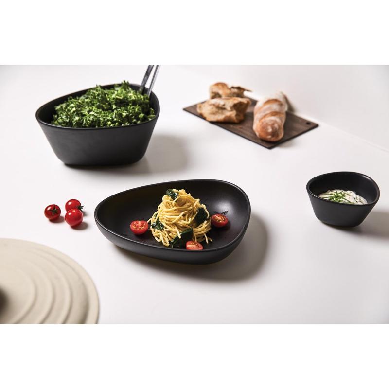 Curve Stoneware dyp tallerken 22x19 cm svart