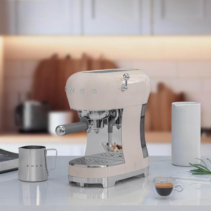 Espressomaskin ECF02 1L krem