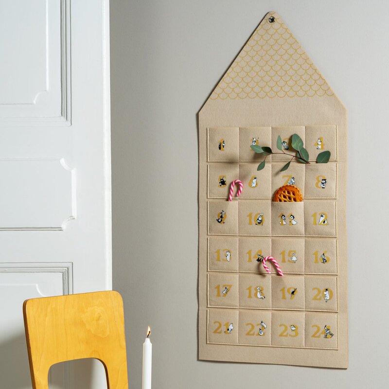 Mummi adventskalender Mummihuset beige
