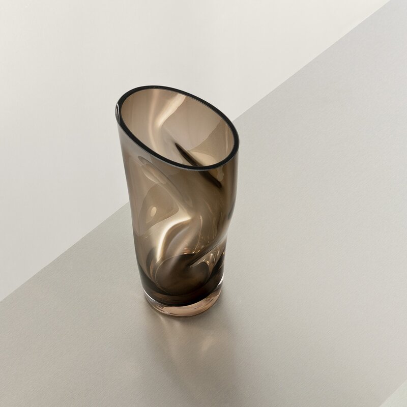 Squeeze tulipanvase 18 cm smokey brown