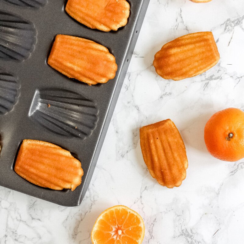 Non-stick bakeform for 12 stk madeleine
