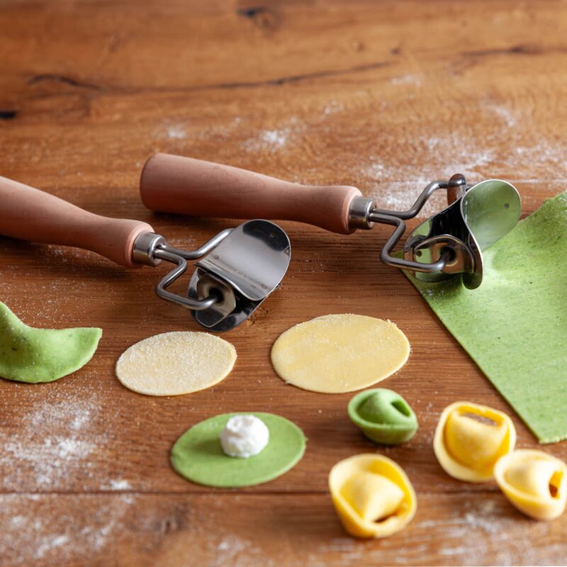 Pastakutter rund 5,4 cm rustfritt stål/tre
