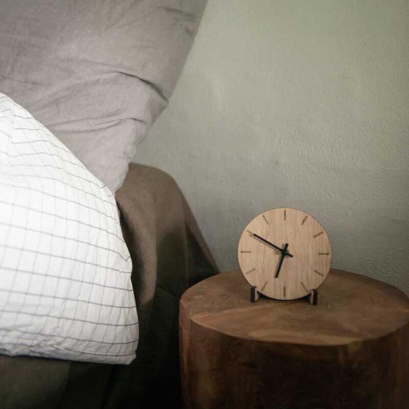 Light Oak klokke 12 cm lys eik m/svart viser