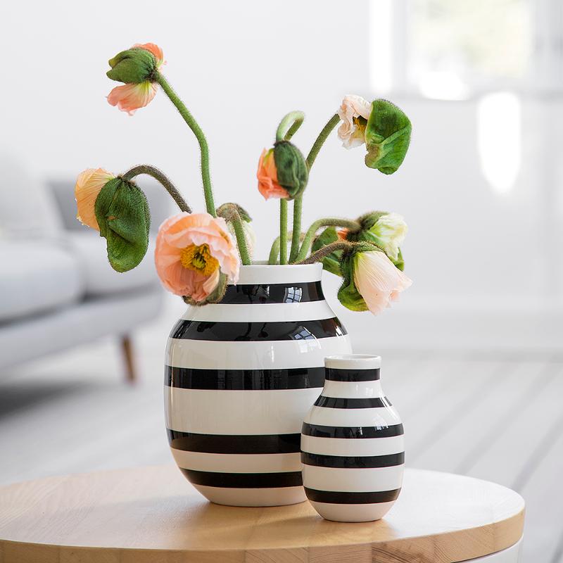 Omaggio vase 20 cm svart