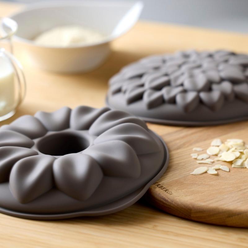 Mousseform blomst 20x3,8 cm latte silikon