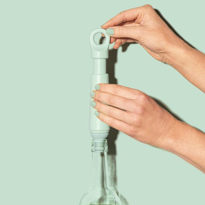 Loop wine saver jade