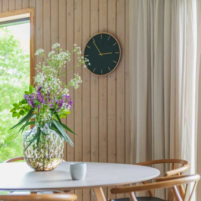 Conifer Oak veggklokke 38 cm mørk grønn linoleum m/gull viser