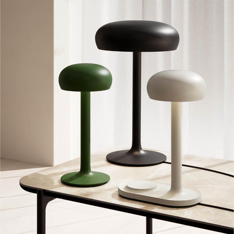 Emendo lampe med trådløs Qi-lader svart