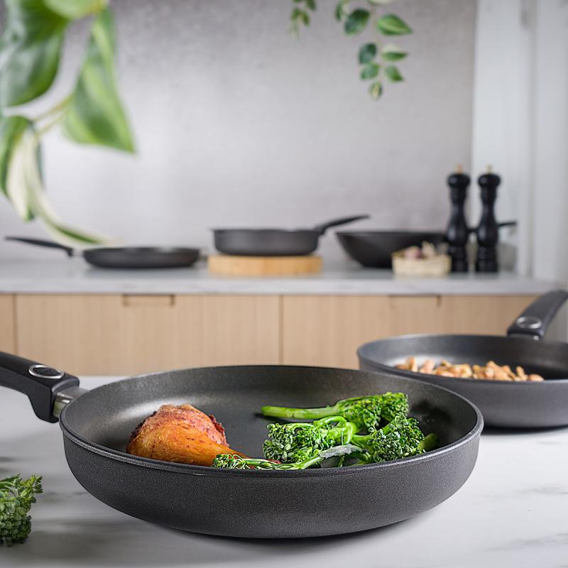 Premium stekepanne 28 cm svart