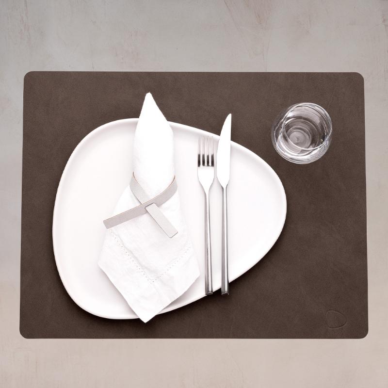 Square Nupo spisebrikke L 35x45 cm caviar