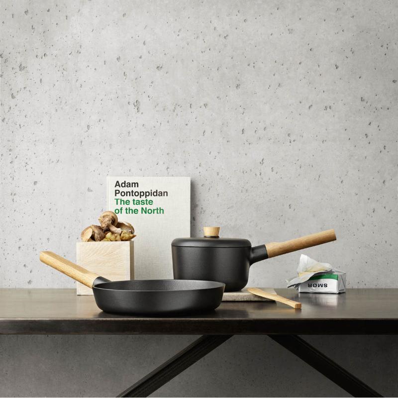Nordic Kitchen Stekepanne 28 cm svart/tre
