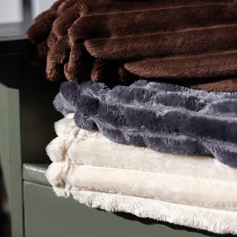 Esther fleece pledd 130x170 cm mørk brun