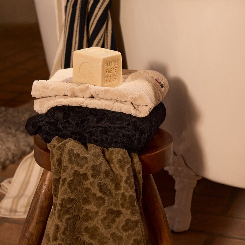 Velour Jacquard bladmønstret håndkle 70x50 cm lys beige