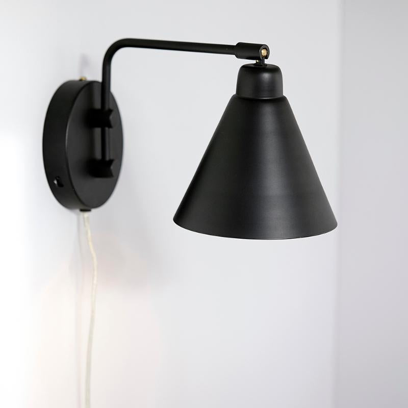 Game vegglampe 30 cm svart