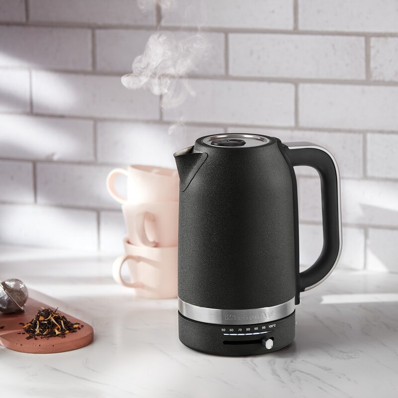Vannkoker med termostat 5KEK1701EBK 1,7L cast iron black