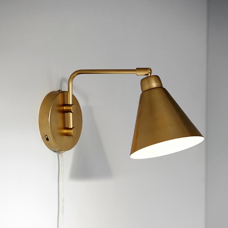 Game vegglampe 30 cm messing