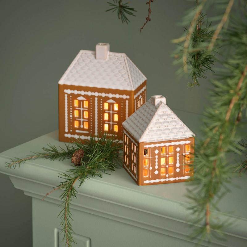 Pepperkakehus lyshus medium 15 cm brun