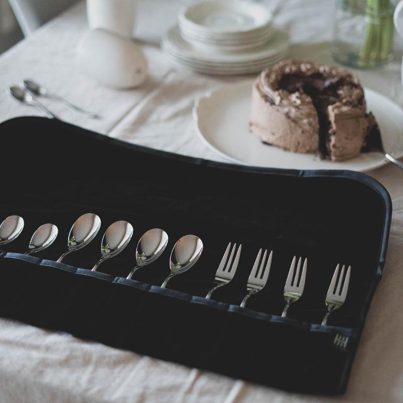 Hardanger bestikkpose for 12 dessertdeler