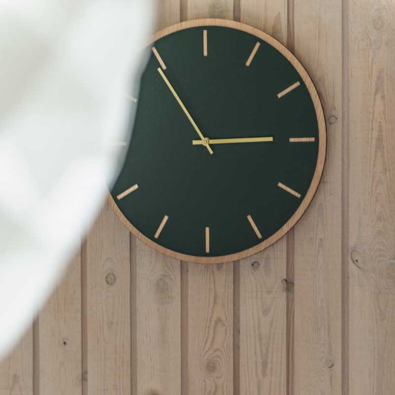 Conifer Oak veggklokke 38 cm mørk grønn linoleum m/gull viser