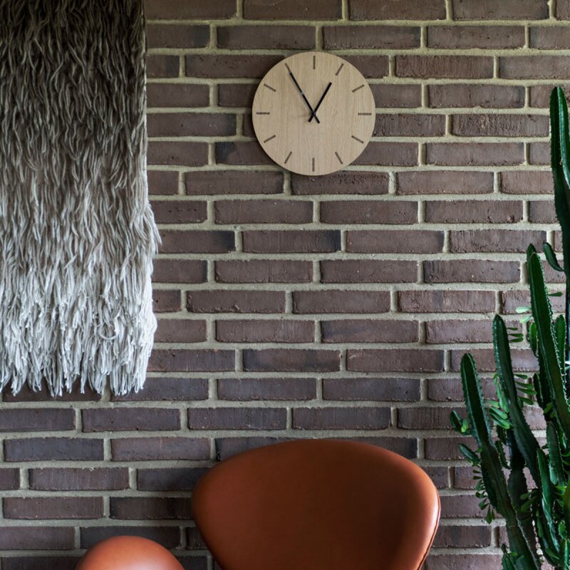 Light Oak veggklokke 38 cm lys eik m/svart viser